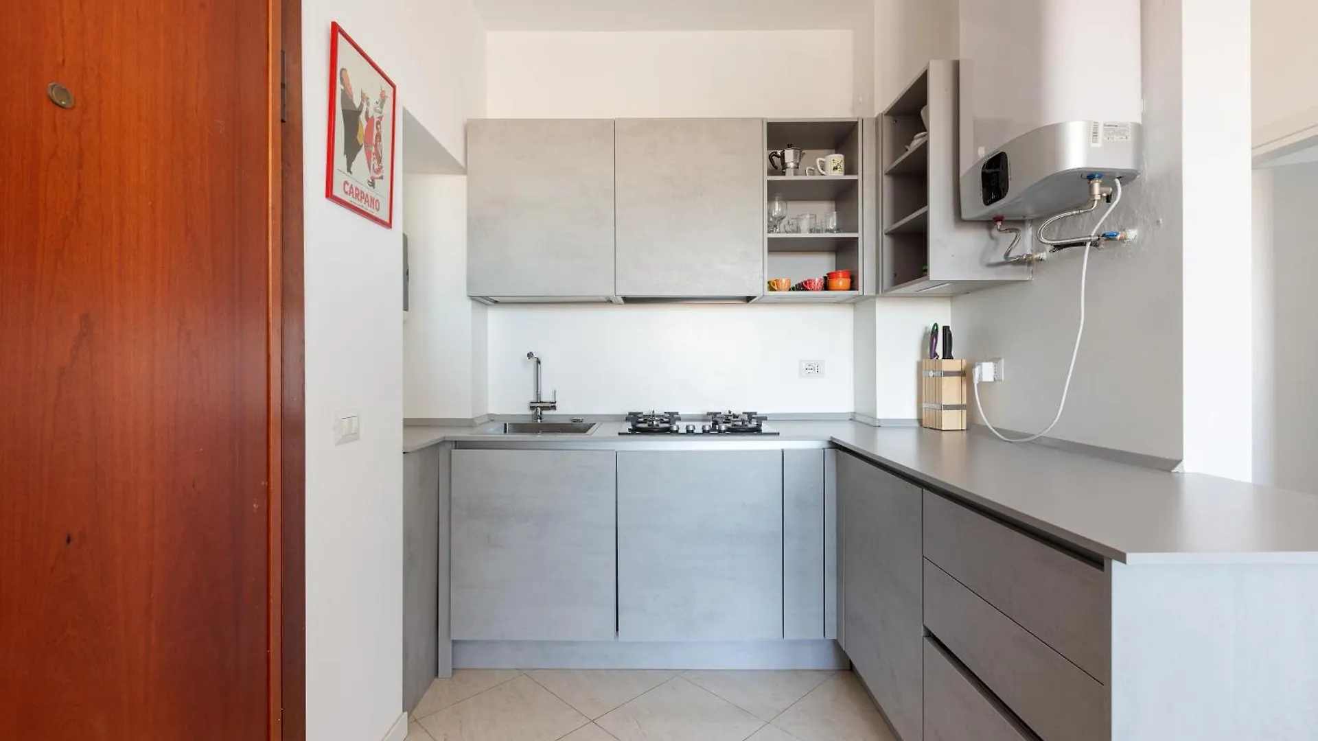 Elegant Milan Apartment In Restocco Area Italy
