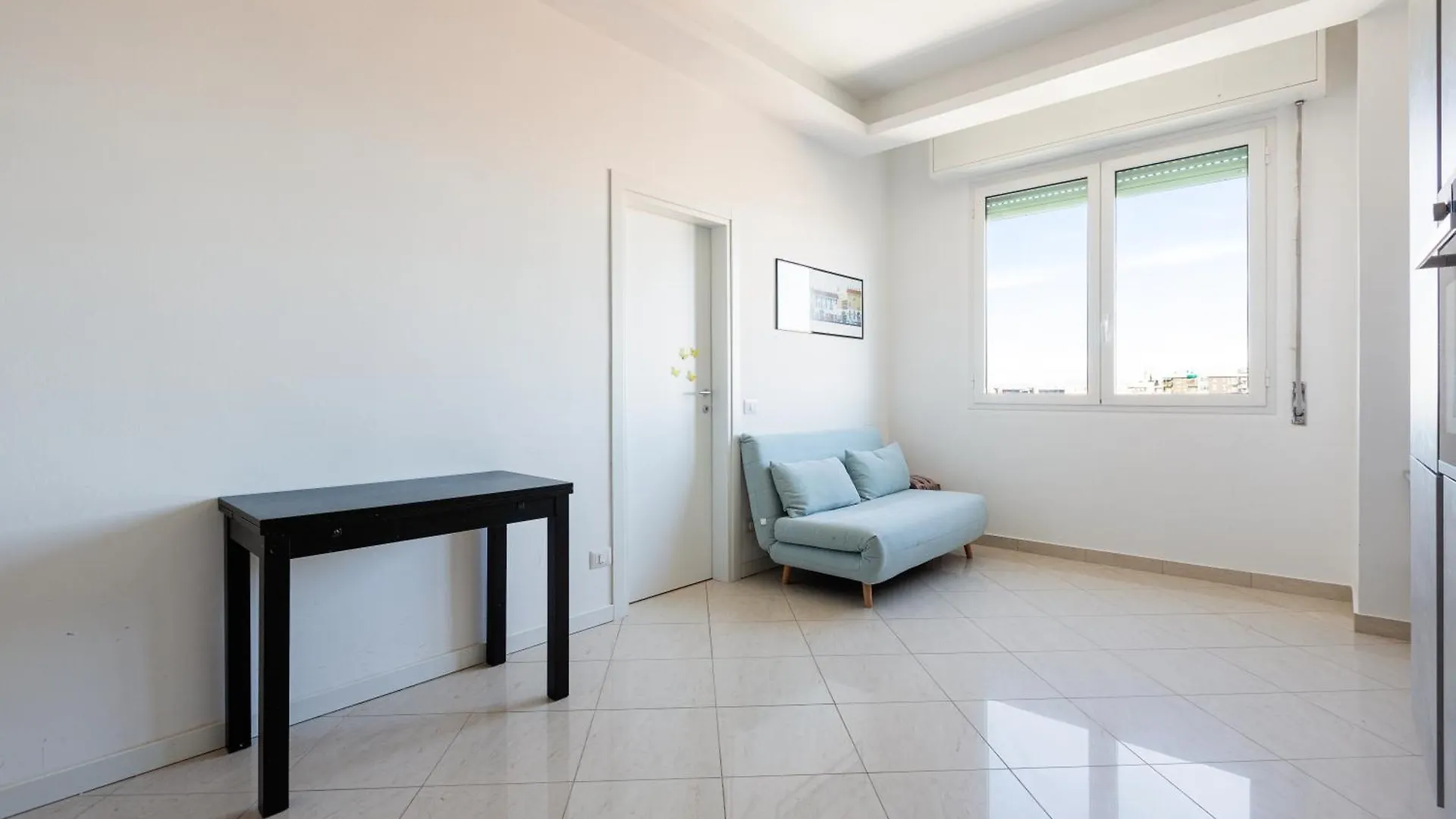 Elegant Milan Apartment In Restocco Area
