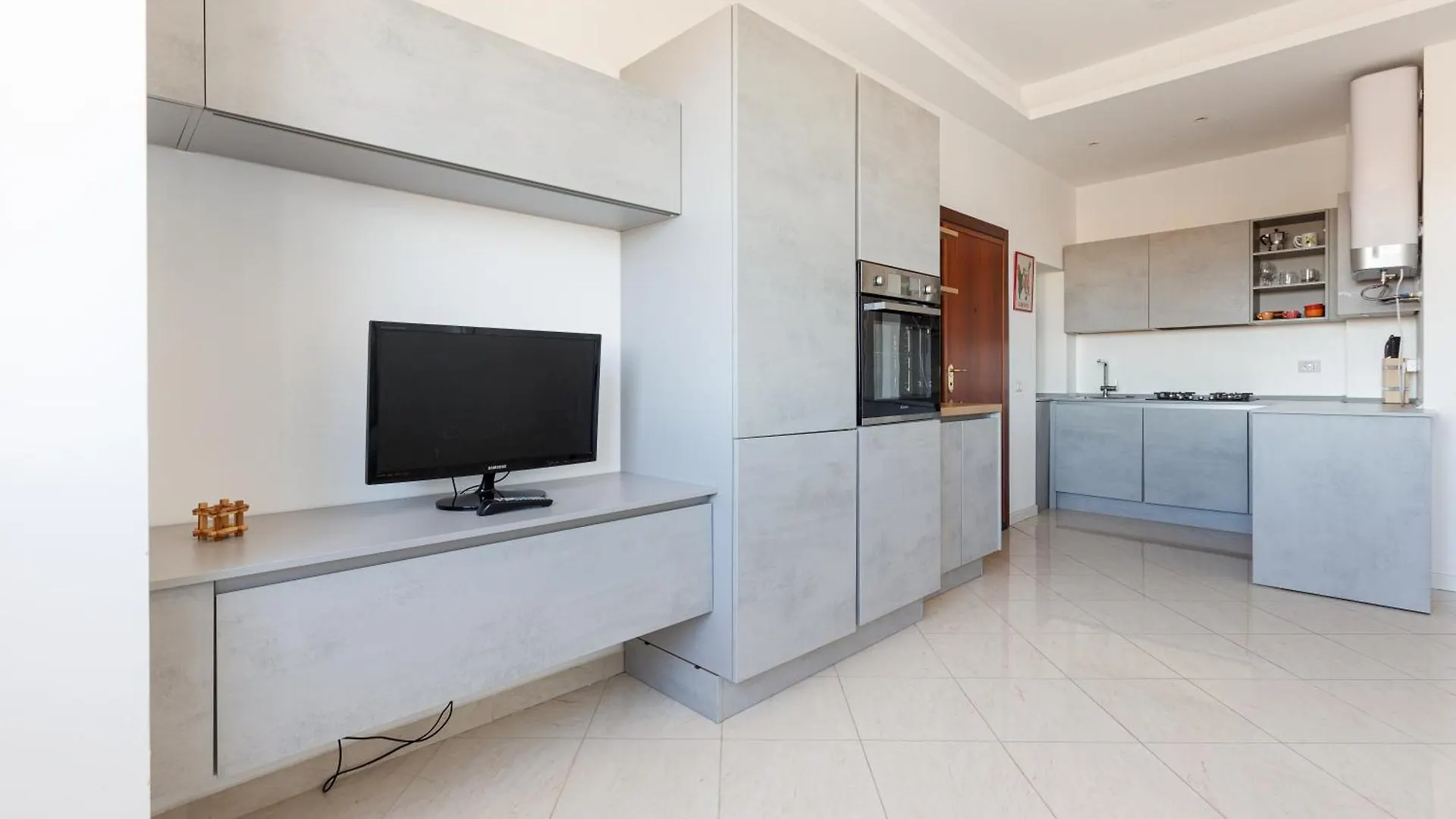 Elegant Milan Apartment In Restocco Area