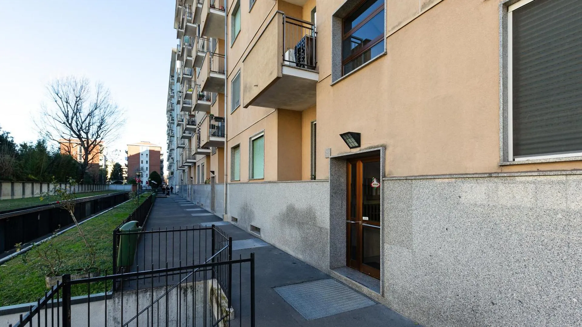 Elegant Milan Apartment In Restocco Area Italy